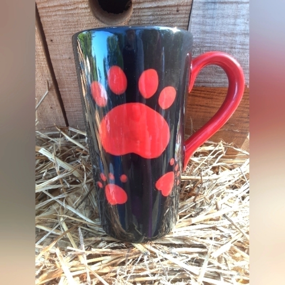 Casa Vero Paw Print